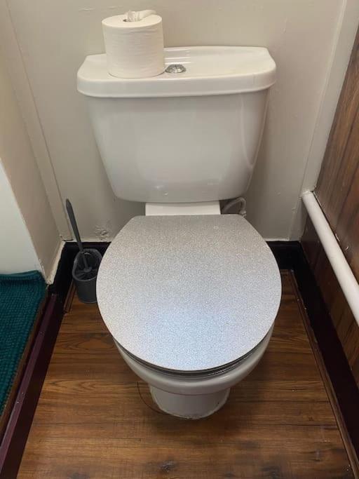 One Bedroom Apartment In Gorgie With New Central Heating System Edinburgh Dış mekan fotoğraf